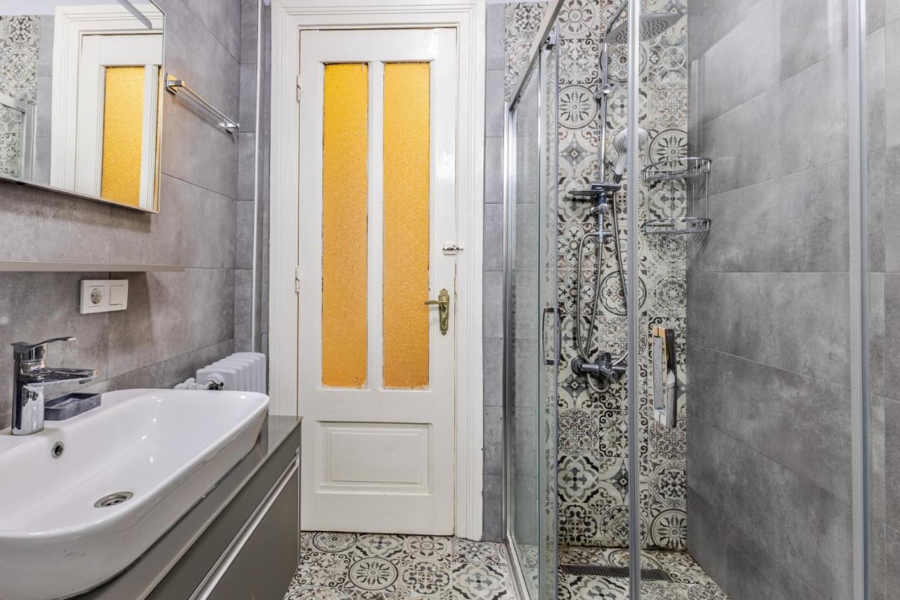 Апартаменти Flat With Balcony And Bosphorus View In Beyoglu Стамбул Екстер'єр фото